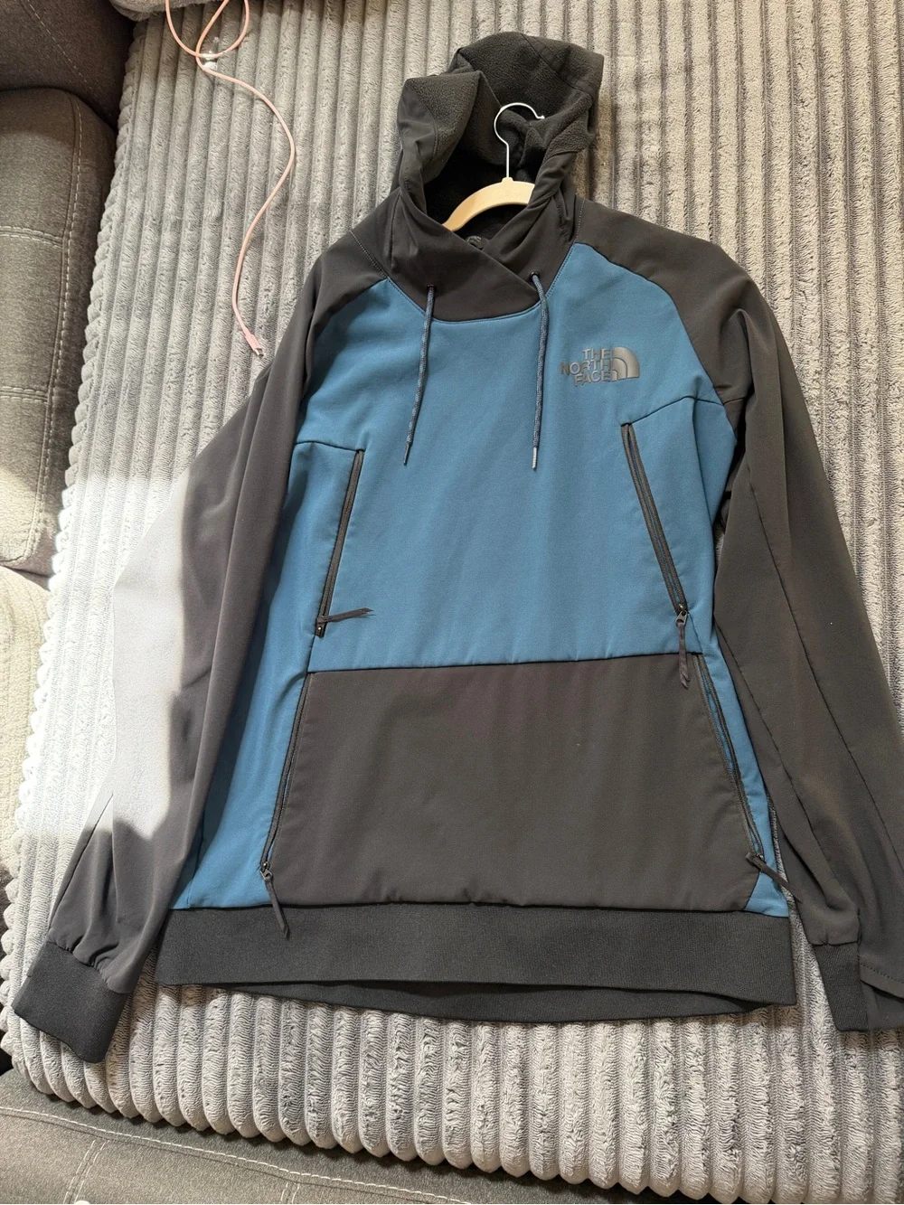 The North Face Blue & Black Pullover Performance Jacket